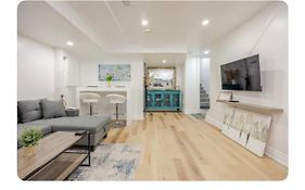 Luxurious 1000 Sq Ft Oasis